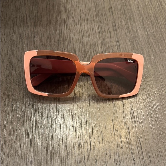Quay Australia Accessories - Quay Australia Total Vibe Sunglasses - Milky Pink - Like New!